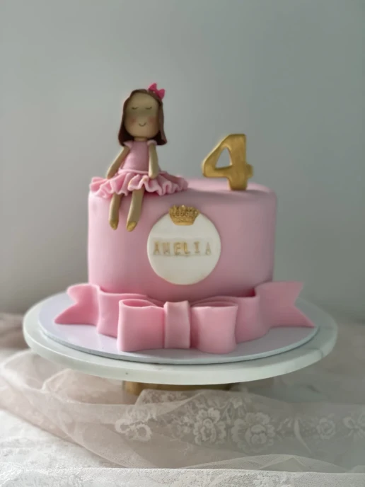 bruidstaart botercreme met persoonlijke decoratie op maat