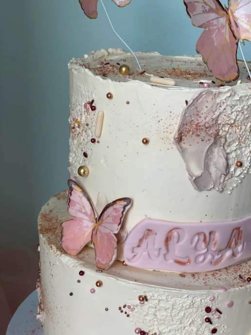 verjaardagstaart op maat met fondant decoratie Sweetjes