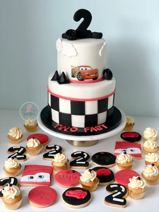 cupcakes op maat met fondant decoratie voor bruiloft
